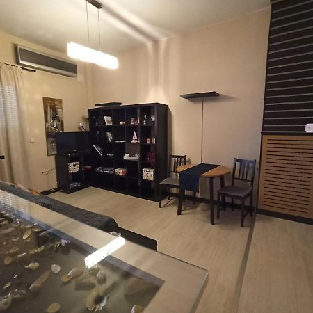 Modern Apartment, 5΄ Walk From Central Metro Station Афины Экстерьер фото