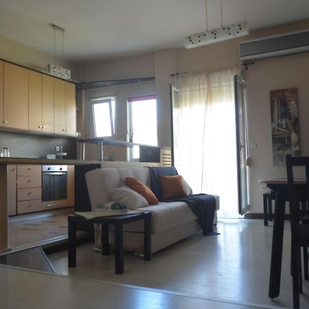 Modern Apartment, 5΄ Walk From Central Metro Station Афины Экстерьер фото