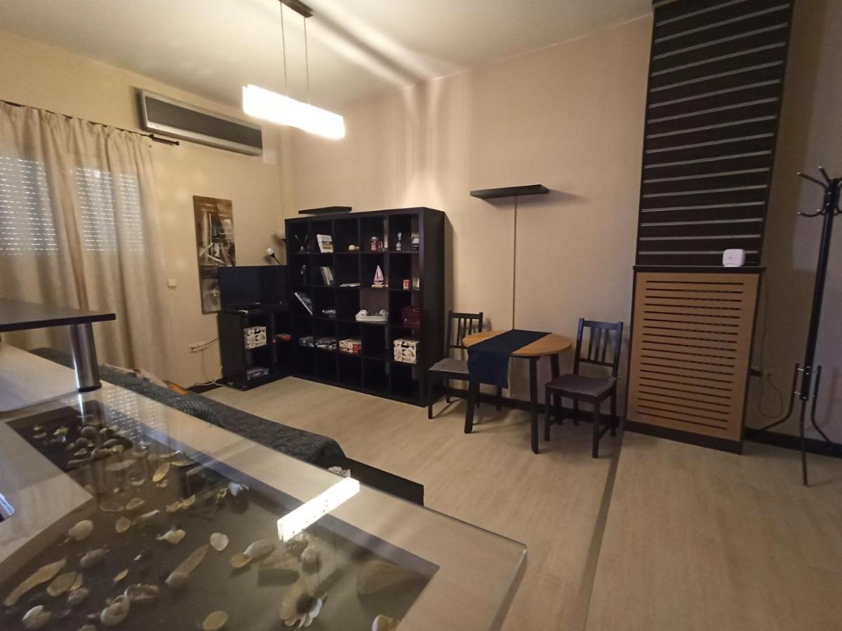 Modern Apartment, 5΄ Walk From Central Metro Station Афины Экстерьер фото