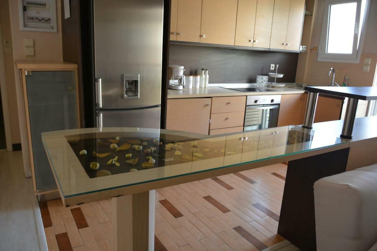 Modern Apartment, 5΄ Walk From Central Metro Station Афины Экстерьер фото