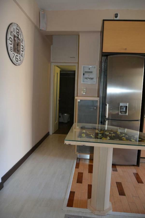 Modern Apartment, 5΄ Walk From Central Metro Station Афины Экстерьер фото