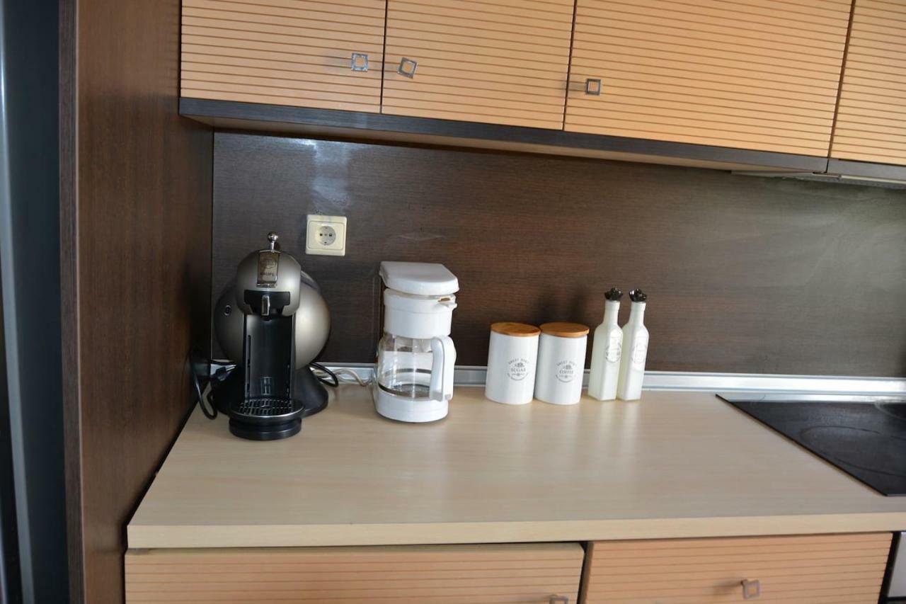 Modern Apartment, 5΄ Walk From Central Metro Station Афины Экстерьер фото